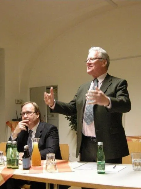 Vortrag-von-Rechtsanwalt-Dr-Walter-Lichal Vortrag-von-Rechtsanwalt-Dr-Walter-Lichal